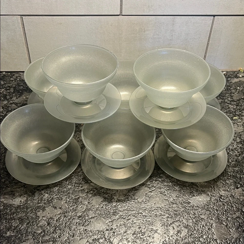 Set of 8 Vintage Tupperware Gray Dessert Bowls. Approx 4oz each. Exc condition